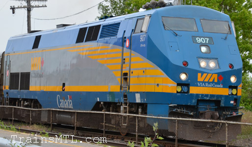 Locomotive VIA907 right side / coté droit